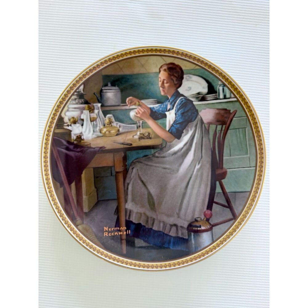 1983 Norman Rockwell Working in the Kitchen Knowles Collector Plate 9th Issue